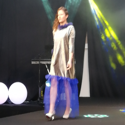 Megh pour Fifi au jardin en robe de soirée au Salon du Mariage d'Hardelot janvier 2019_v2