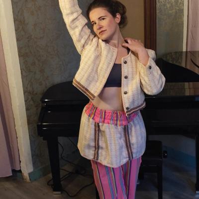 Pantalon veste rose facon chanel fifi au jardin i3
