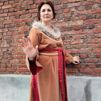 Robe isabeau et ceinture tenue medievale costume historique fait main fifi au jardin i3