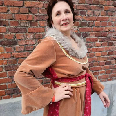 Robe isabeau et ceinture tenue medievale costume historique fait main fifi au jardin i8