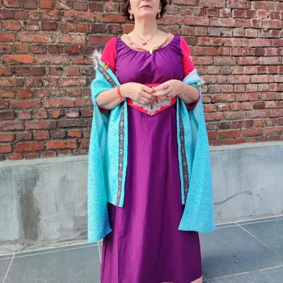 Robe violette et ceinture tenue medievale costume historique fait main fifi au jardin i3