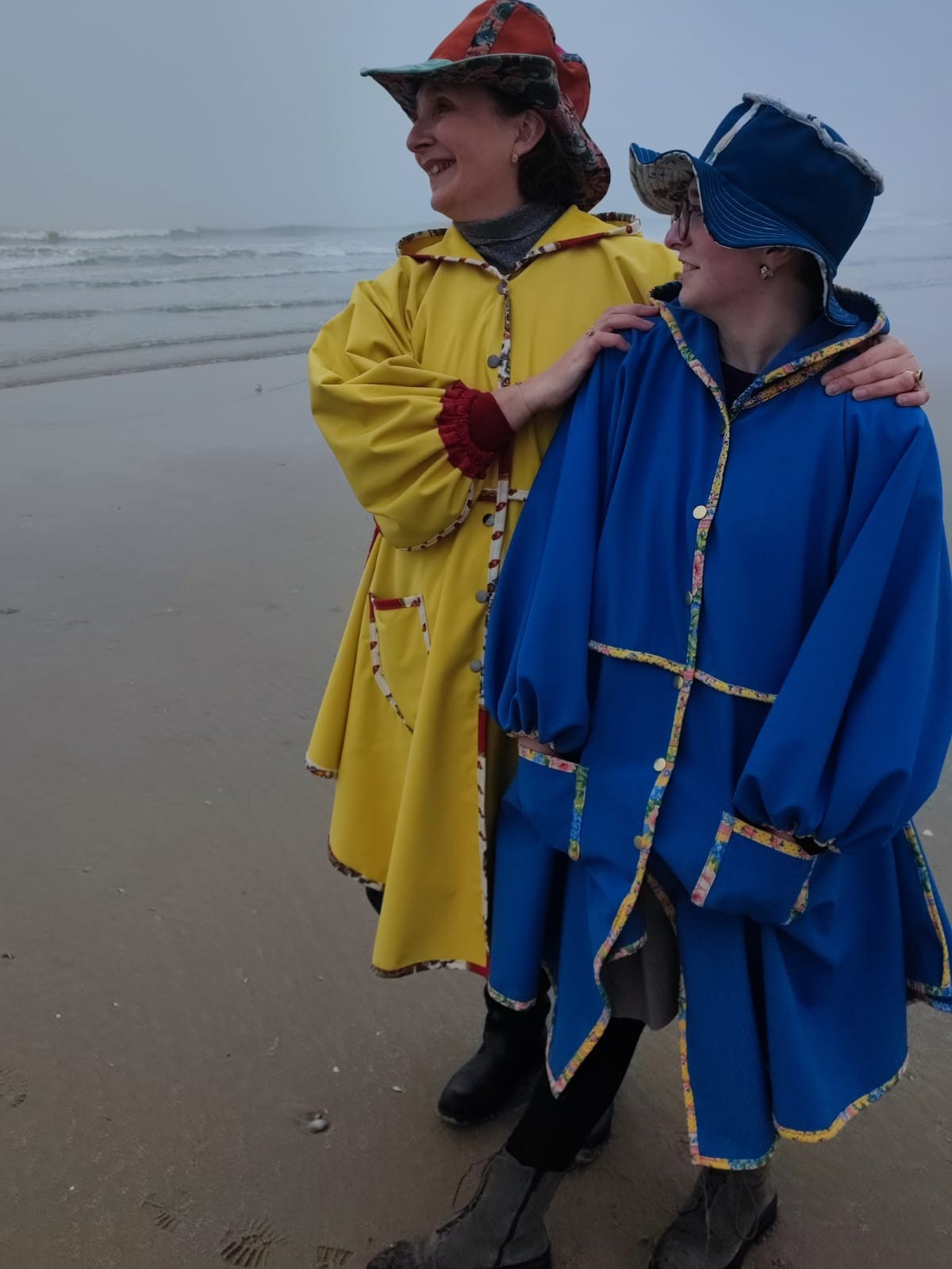 Veste de pluie a poches softshell bleu jaune fifi au jardin i5