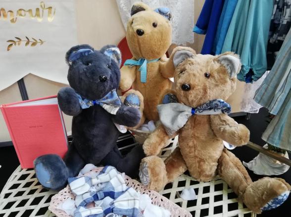 Ours de collection Fifi au jardin gamme enfants mariages idées cadeaux