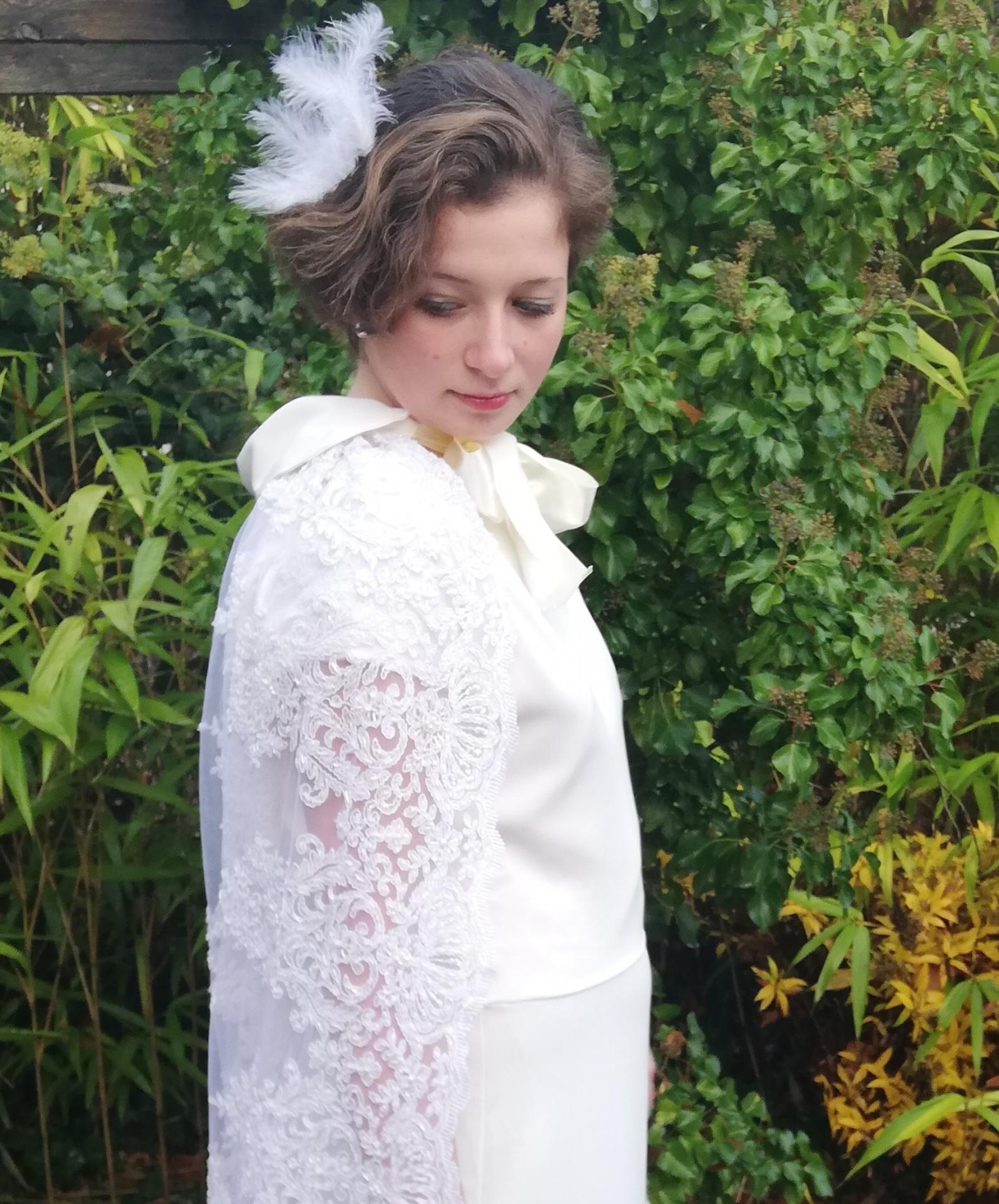 Robe de mariee reversible annees folles fifi au jardin pose 27