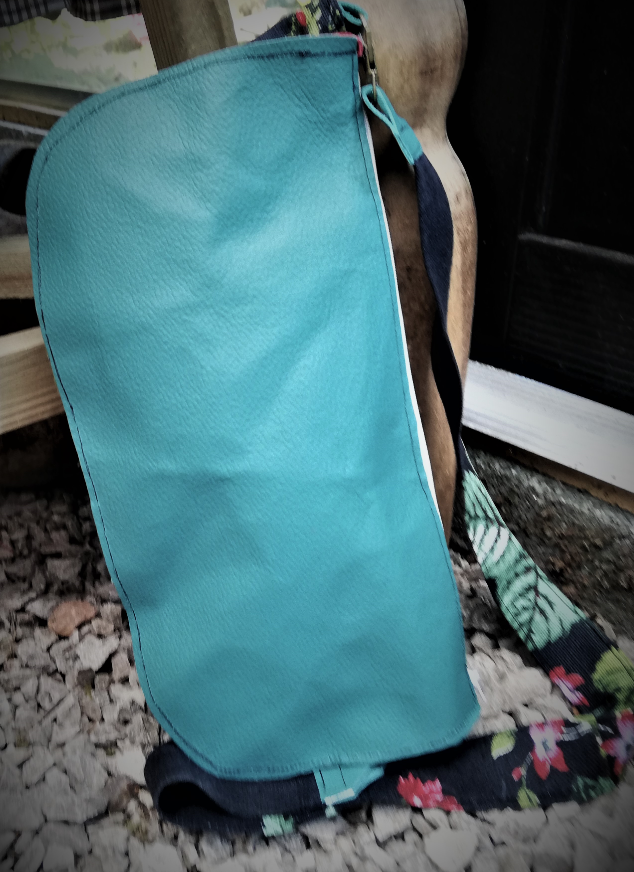 Sac reversible l elegant cuir veritable vert anis fait main fermeture eclair anse soie fifi au jardin daily gamme maroquinerie i6